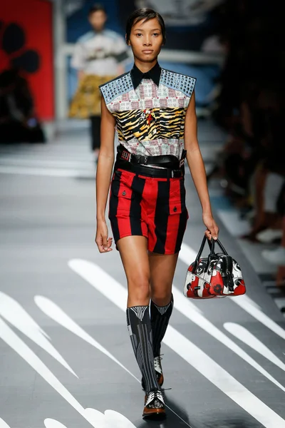 Look 24